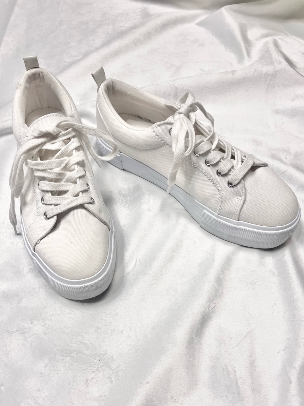 H&M White Canvas Platform Sneakers | Minimalist Casual Lace-Up Shoes Size US 7